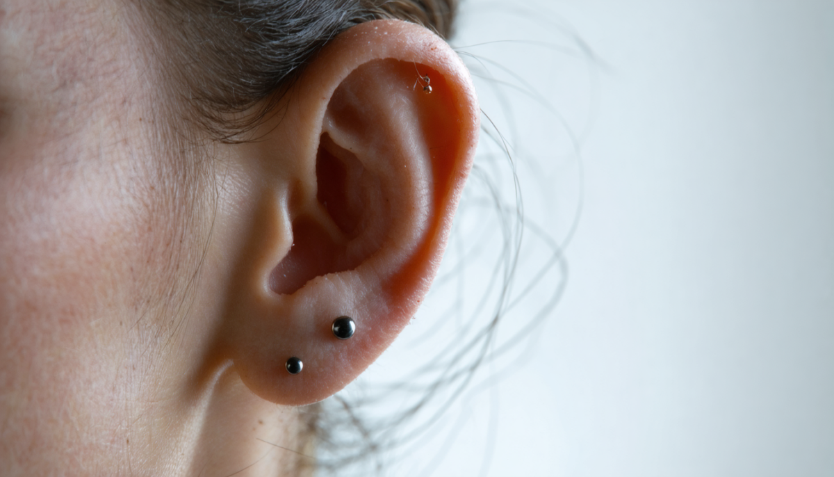 découvrez tout sur le piercing au capuchon : types, niveau de douleur, conseils de soins et sensations pour une expérience réussie et sécurisée.